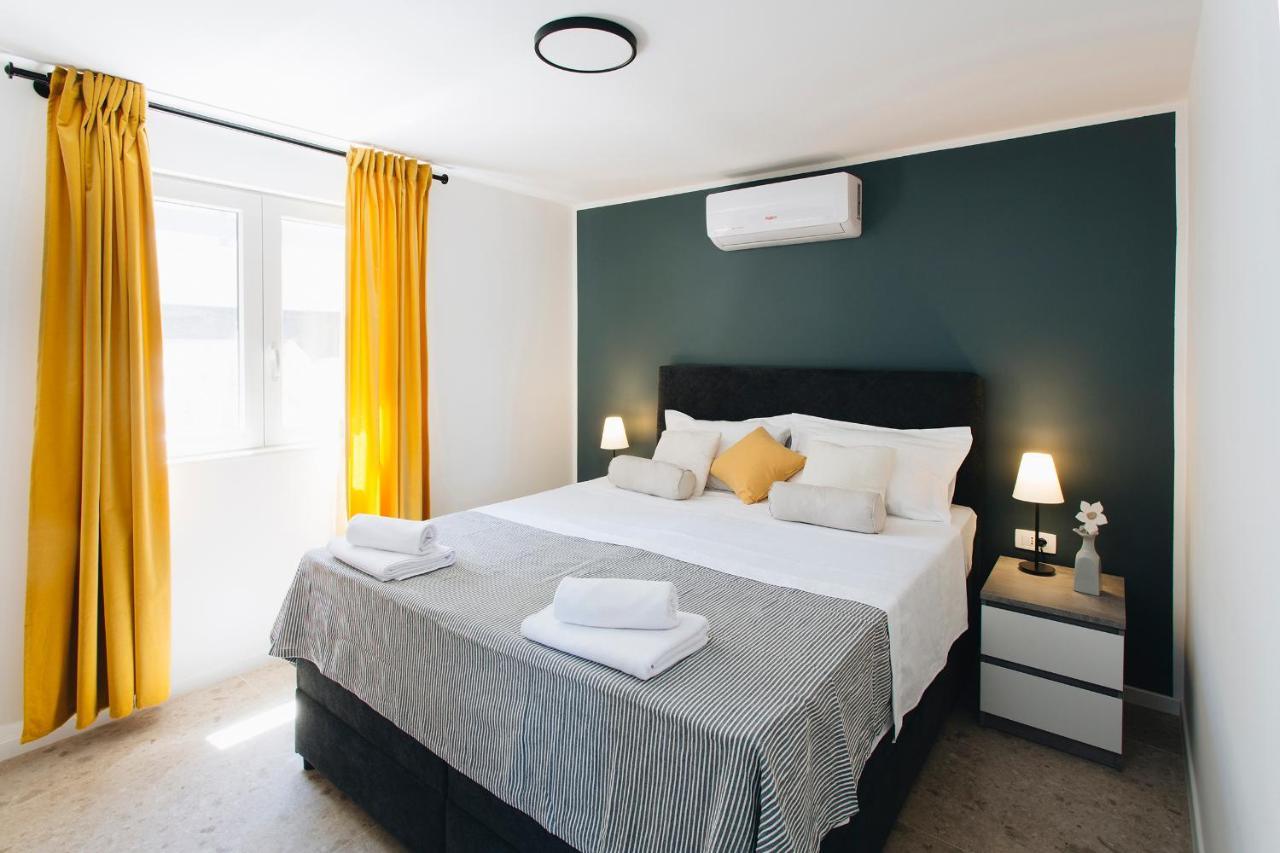 Villa Magna - Seaside Villa With Pool And Sauna โตรกีร์ ภายนอก รูปภาพ